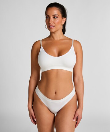 String Hunkemöller en blanc : devant