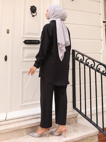 MODAMIHRAM Tunic in Black