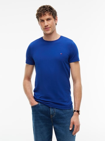 Coupe slim T-Shirt TOMMY HILFIGER en bleu : devant