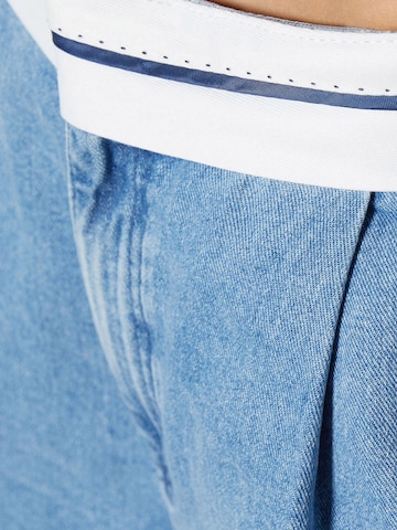 Bershka Wide leg Pressveckade jeans i blå