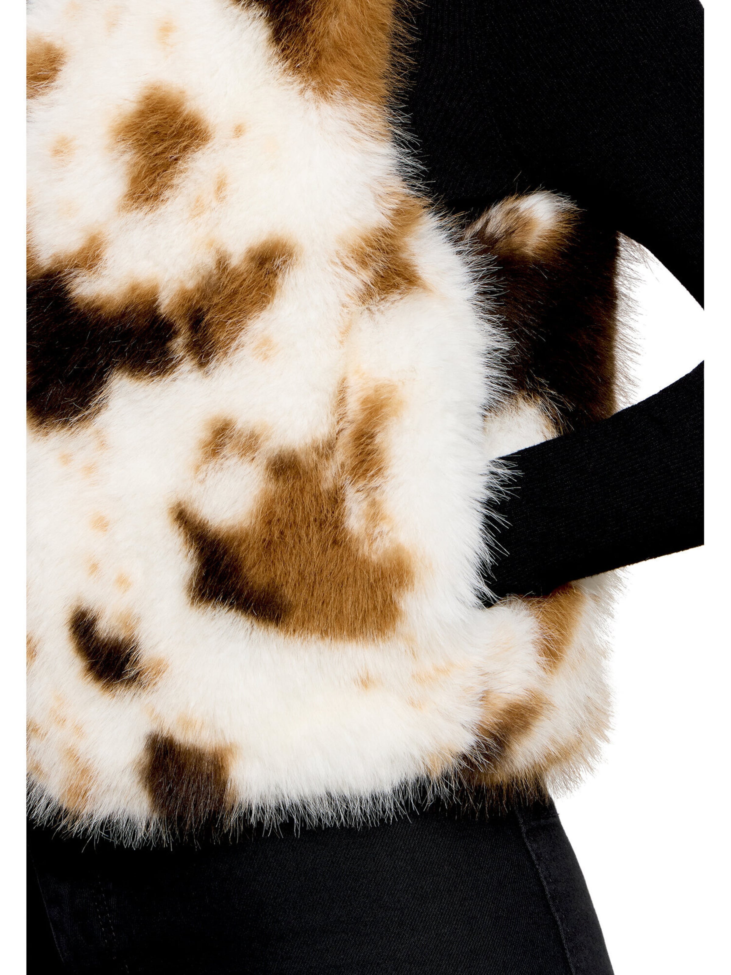 Gilet di Amber & June in beige
