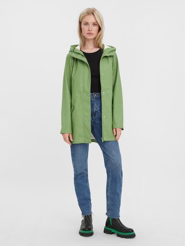 VERO MODA Функциональная куртка 'Malou' в Зеленый