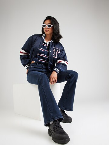Tommy Jeans Flared Τζιν 'SYLVIA' σε μπλε