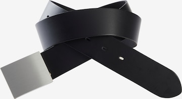 Man's World Belt in Black: front
