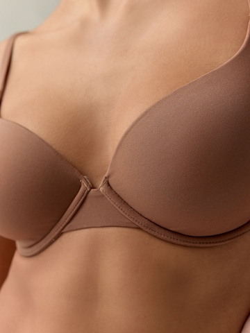 self. T-Shirt BH in Braun