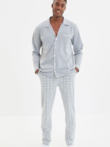 Trendyol Pyjama lang in Grau: Vorderseite