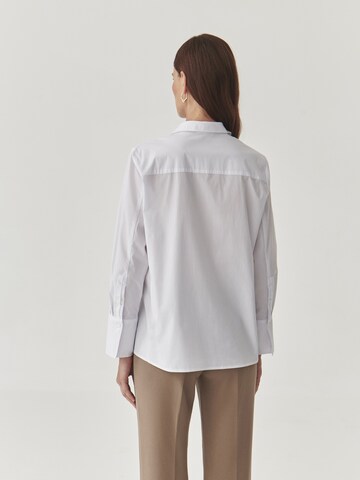 TATUUM - Blusa en blanco