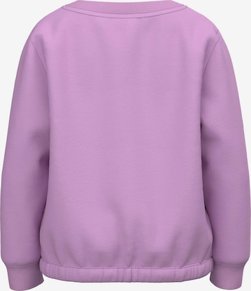 NAME IT - Sweatshirt 'Juf' em roxo