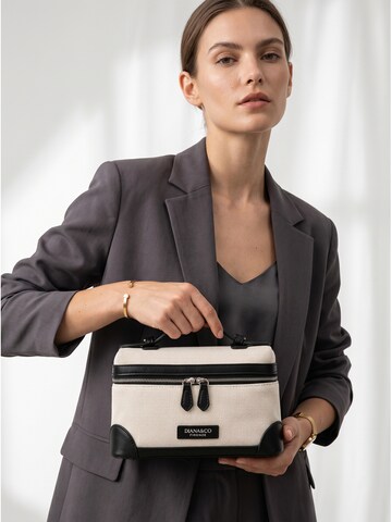 Borsa a tracolla 'Borsa a Mano Strutturata Diana & Co Firenze con Tracolla Regolabile e Dettagli Ecopelle' di Diana&Co. in nero