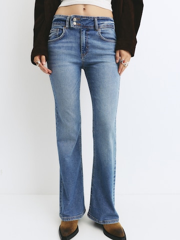 Bootcut Jean Pull&Bear en bleu : devant