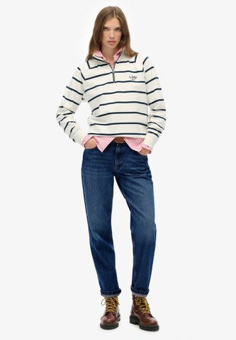 Sweat-shirt 'Athletic Essentials' Superdry en blanc