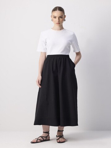 Touche Prive Skirt in Black