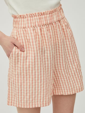 VILA Loose fit Trousers 'Bea' in Pink: front