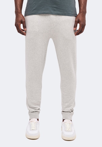 Tapered Pantaloni 'Sestart' di BOSS in grigio: frontale