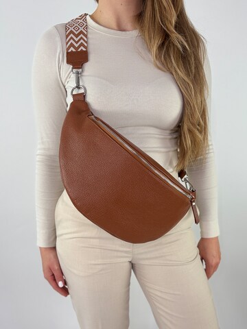 lePelou - Riñonera 'PELLEGRINA' en marrón