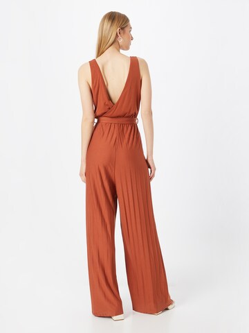 Tuta jumpsuit 'GENEVIEVE' di minimum in marrone