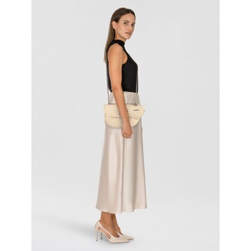 GUESS Umhängetasche 'Atabey' in Gelb