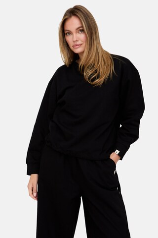 Turtledove London Sweatshirt in Schwarz: Vorderseite