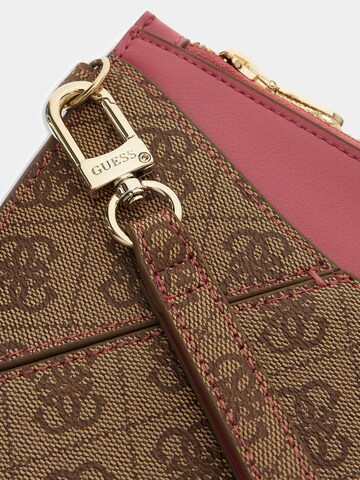 GUESS Clutch in Brown