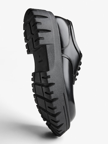 Bershka Loafer värissä musta