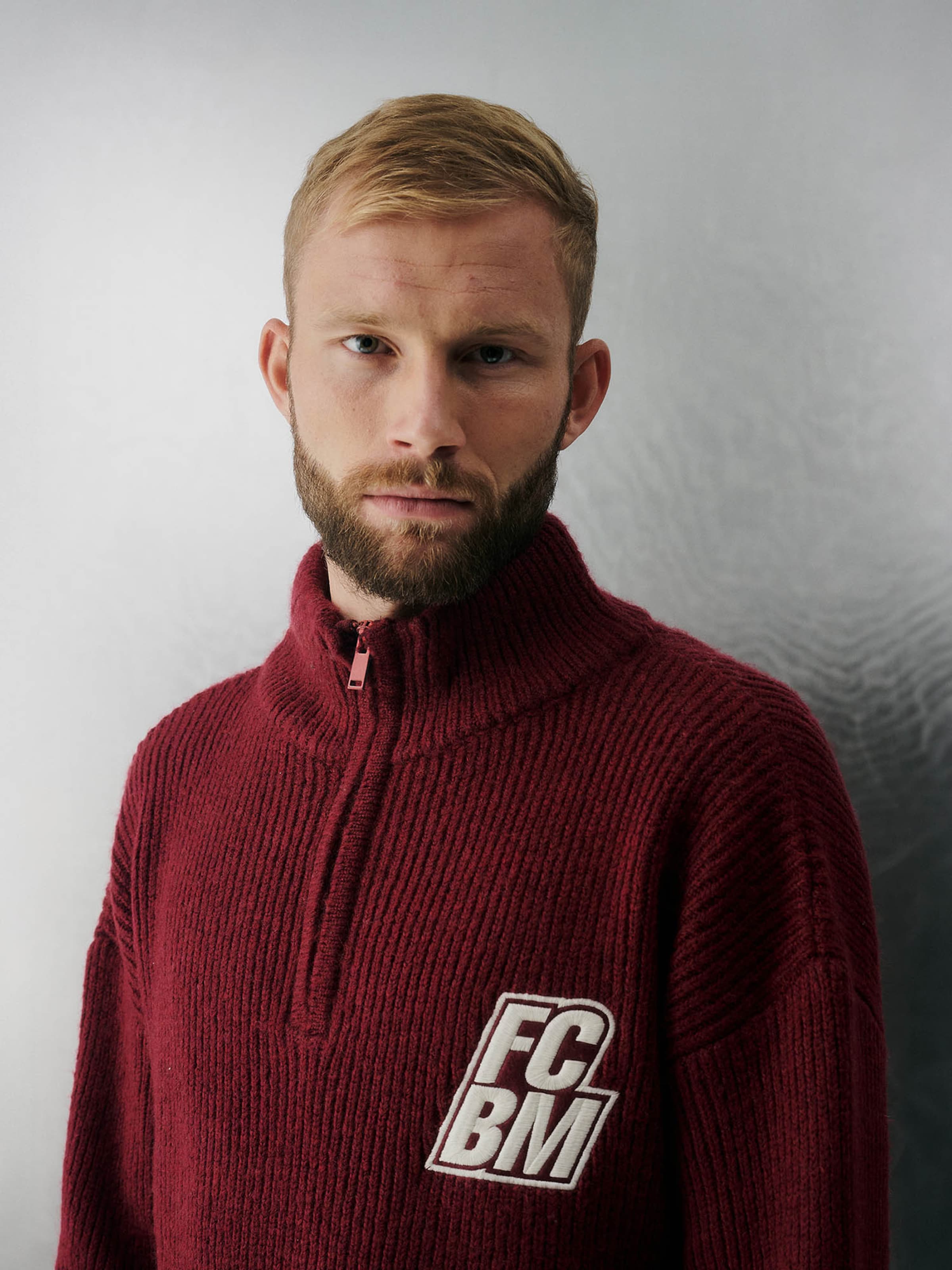 FC BAYERN M NCHEN Sweater Carl in Burgundy ABOUT YOU