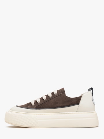 Sneaker bassa '09-2680' di Estro in marrone