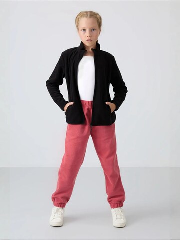 Tommy Life Sweatshirt in Black: front