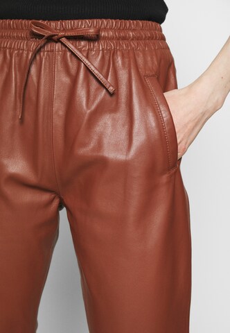 OAKWOOD Slimfit Hose 'GIFT' in Braun