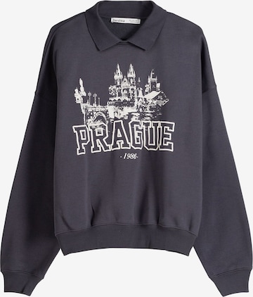 Bershka Sweatshirt in Grau: predná strana