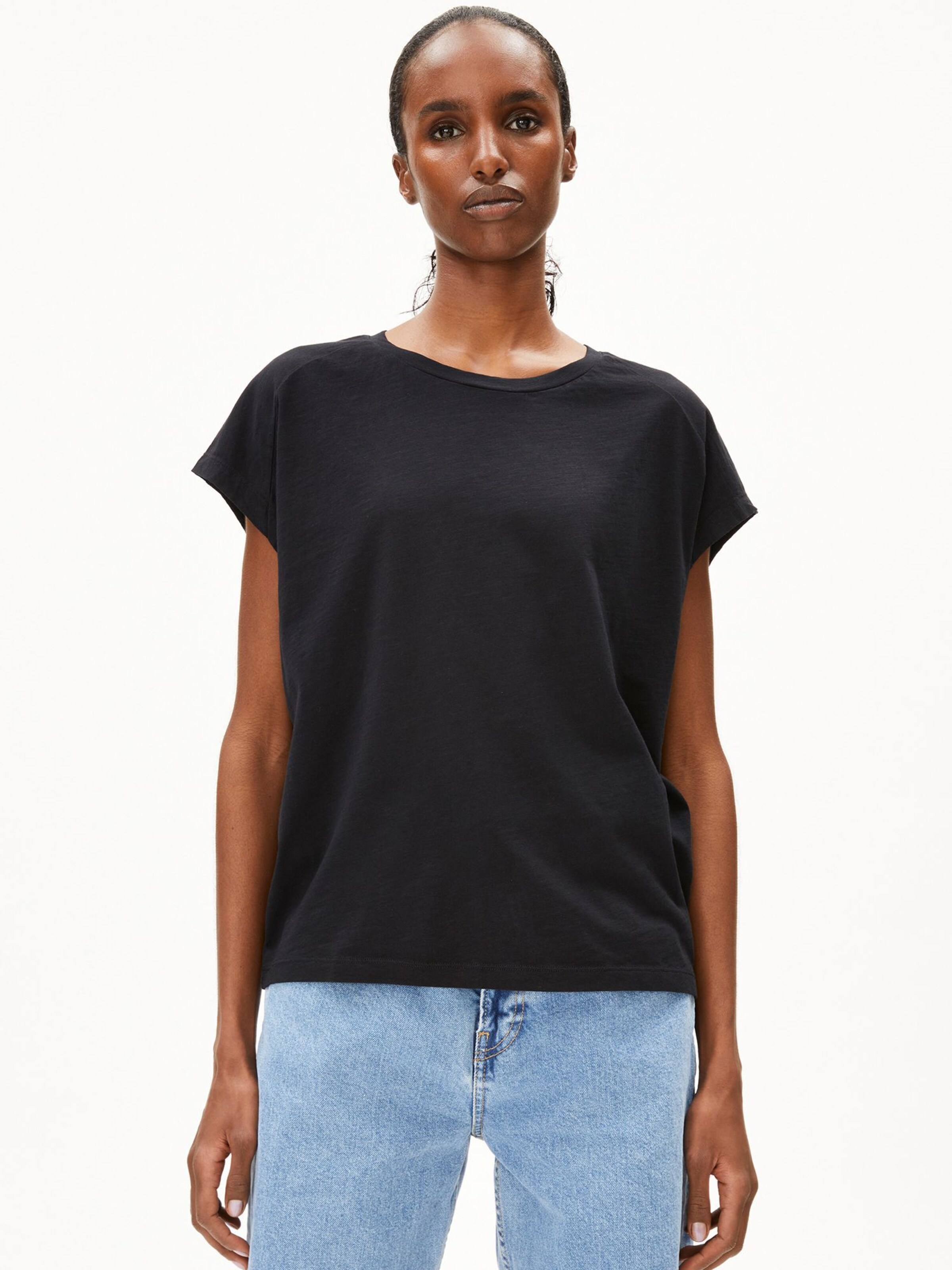 ARMEDANGELS Shirt in Zwart: voorkant