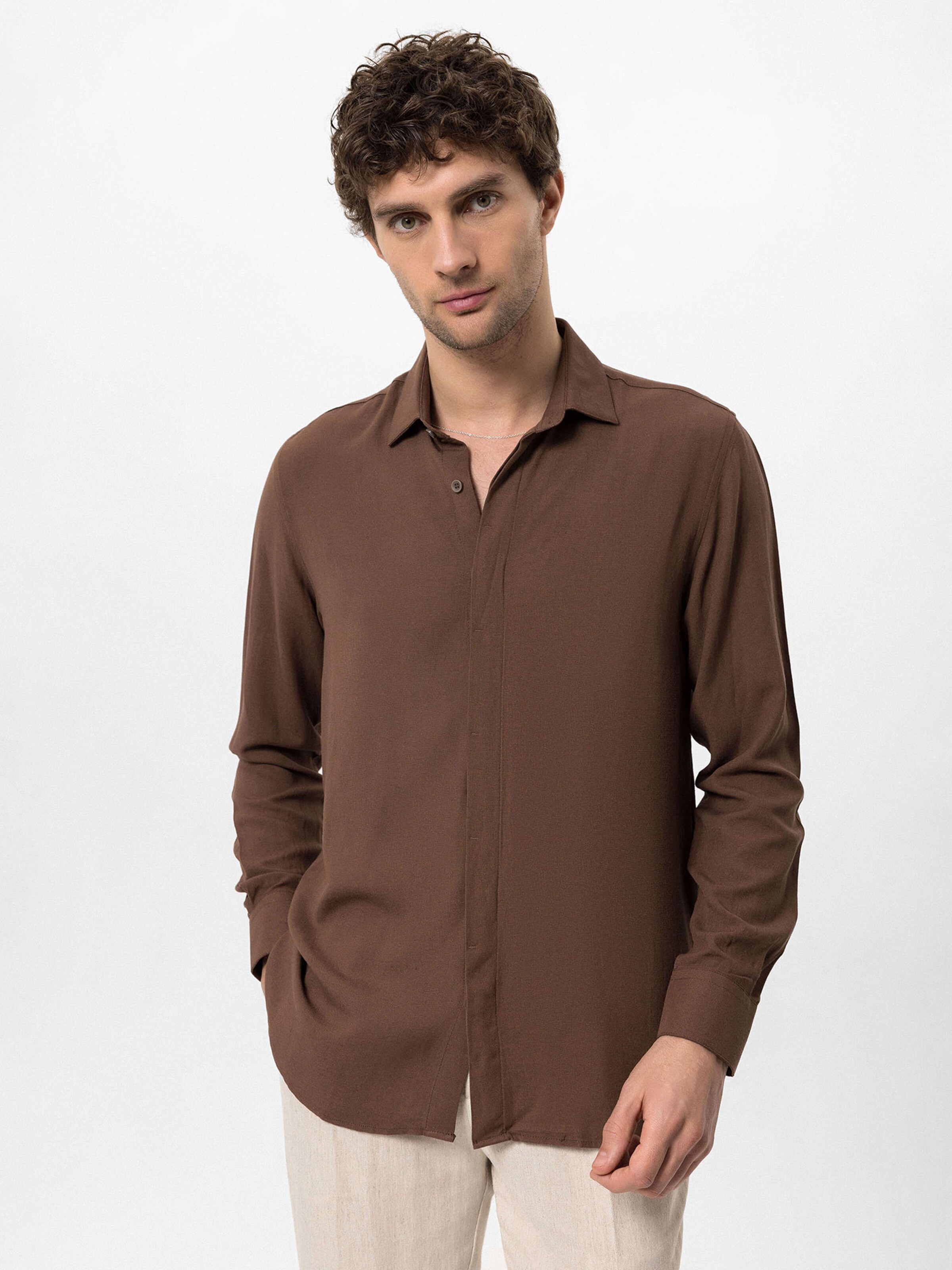 Antioch Regularny krój Koszula w kolorze brązowy: przód