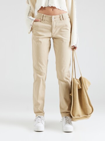 Coupe slim Pantalon chino QS en beige : devant