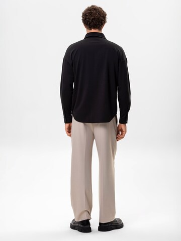 Antioch Regular fit Button Up Shirt in Black