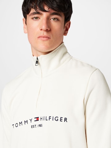 TOMMY HILFIGER Sweatshirt i vit