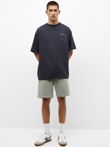 Pull&Bear Regular Shorts in Grün: predná strana