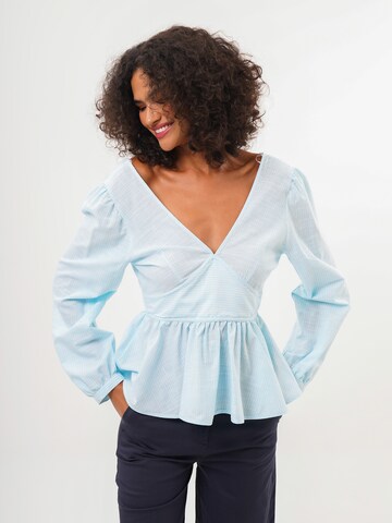 FRESHLIONS Blouse 'Brielle' in Blauw