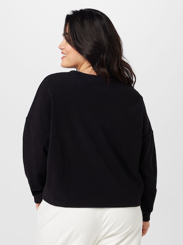 Vero Moda CurveSweater majica 'ILSA' - crna boja