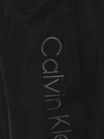 Calvin Klein Swimwear Rövid fürdőnadrágok - fekete