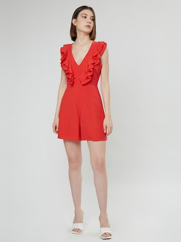 Tuta jumpsuit di Influencer in rosso