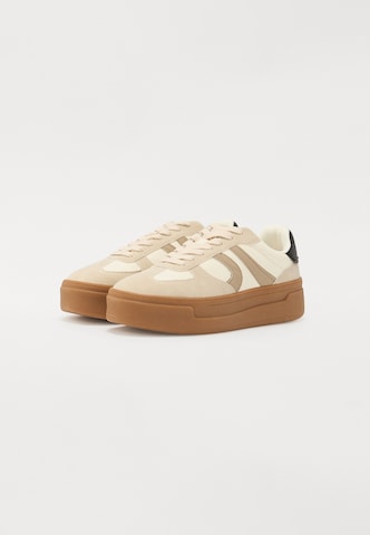 Sneaker low 'DARBIE' de la CALL IT SPRING pe alb