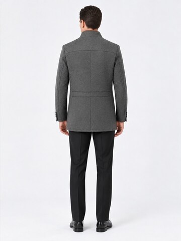 ALLTHEMEN Winter Coat 'Farbkante' in Grey
