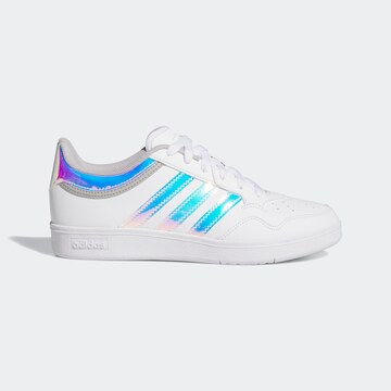 Baskets basses ADIDAS SPORTSWEAR en blanc