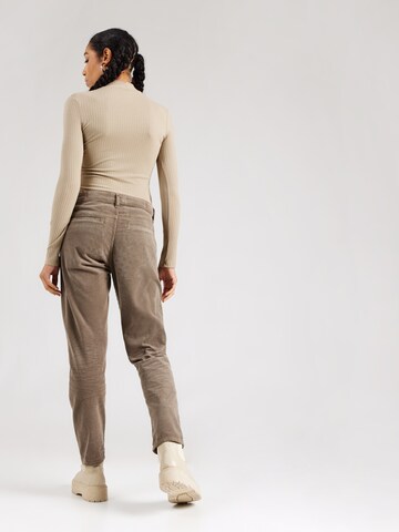 G-STAR Loosefit Chino kalhoty 'Kate' – hnědá