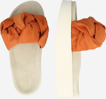 Mule 'Fjord Flower' INUIKII en orange