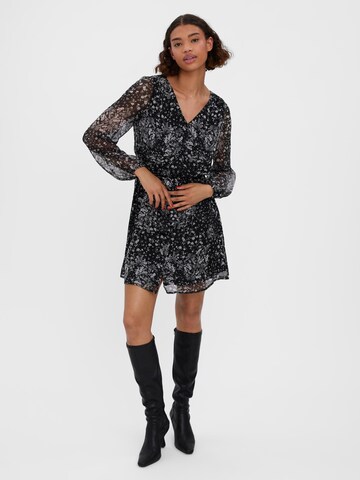 Robe-chemise 'KAYA' VERO MODA en noir