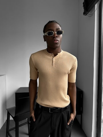Kleidermafia T-shirt i beige: framsida