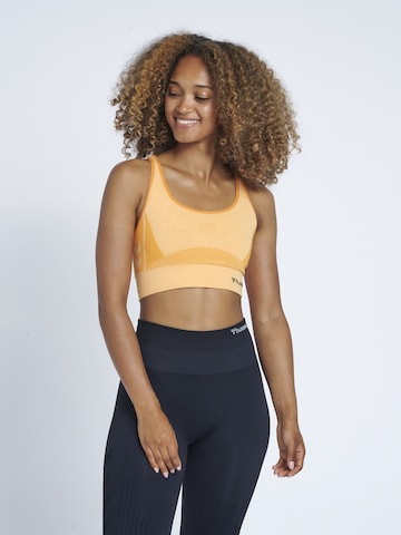 Hummel Bustier Sporttop in Oranje: voorkant