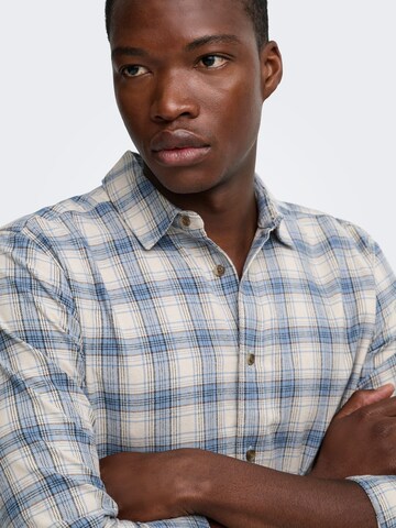 Coupe regular Chemise 'GUDMUND' Only & Sons en bleu