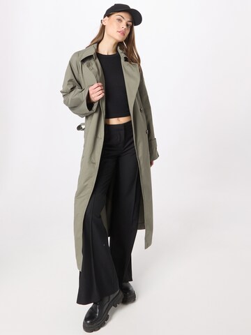 Manteau mi-saison 'Travis' WEEKDAY en vert