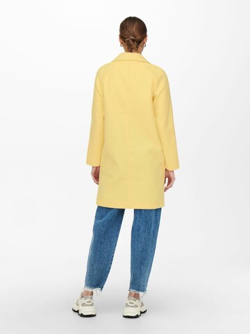 Manteau mi-saison 'Victoria' ONLY en jaune